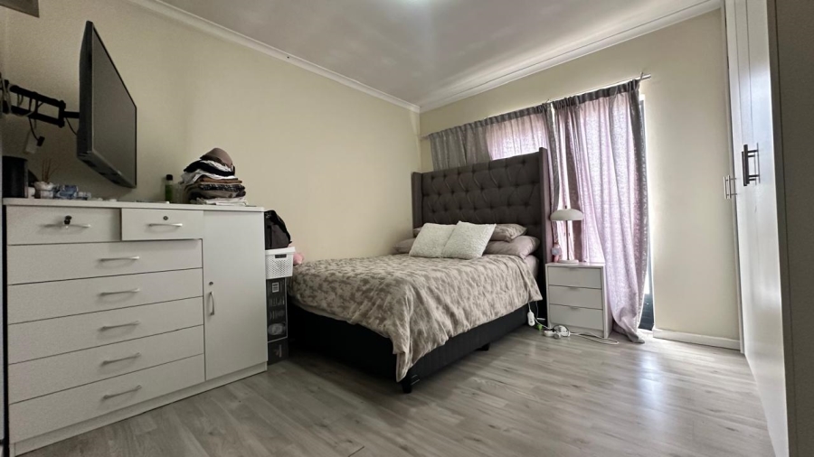 2 Bedroom Property for Sale in Parklands Western Cape